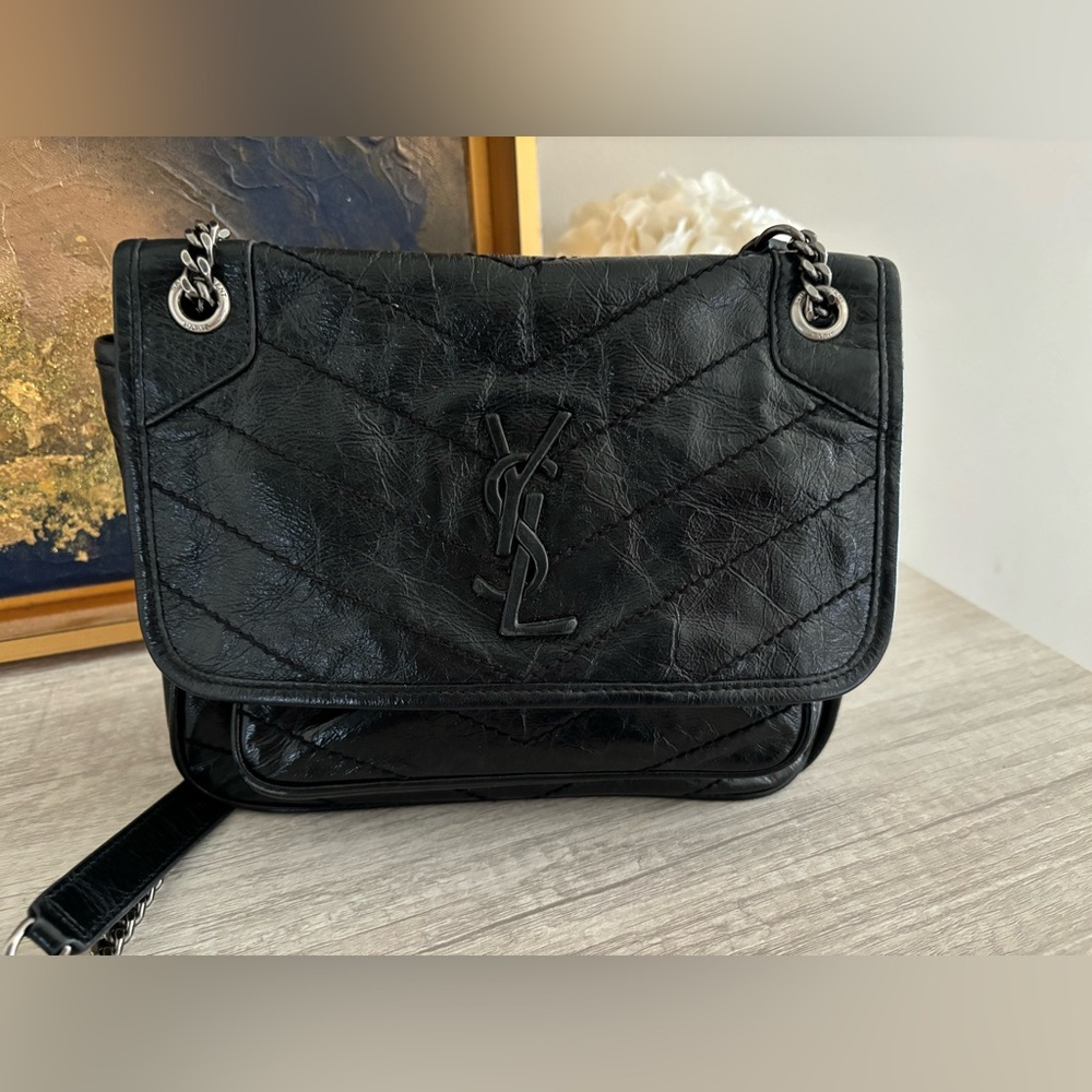 Saint Laurent
Niki Baby in Vintage Leather - Picture 9 of 16